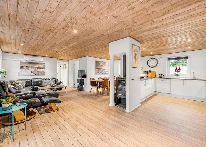 Lovely Pool House On A Lovely Secluded Plot By Sondervig - 1017