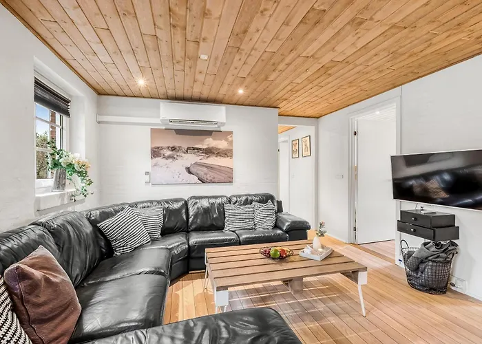 Lovely Pool House On A Lovely Secluded Plot By Sondervig - 1017